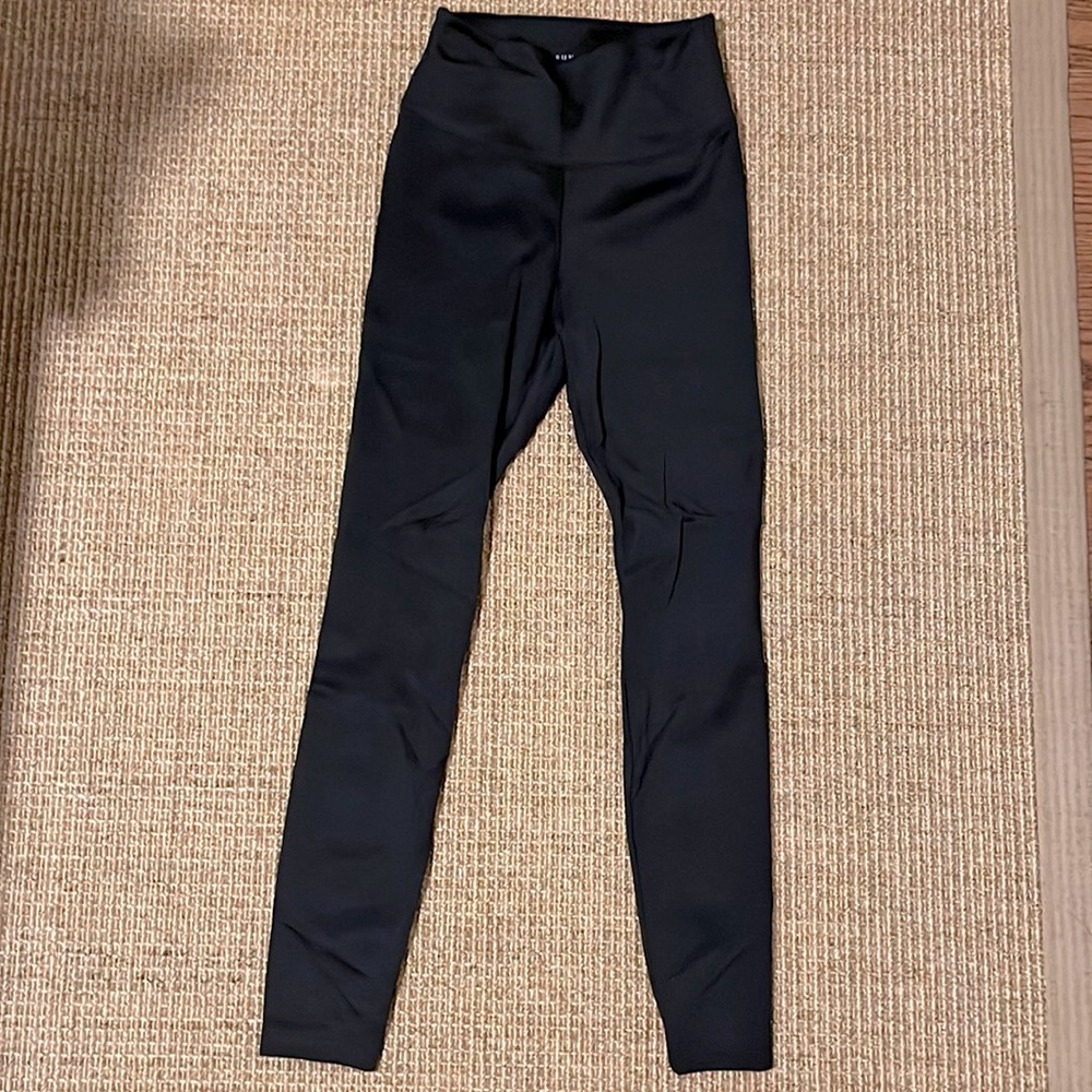 White House Black Market size 4 The Runway Legging
